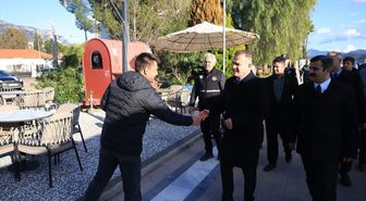 Muğla Valisi Akbıyık, Köyceğiz'de yağışlardan zarar gören esnafı ziyaret etti