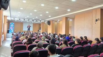 Muradiye'de öğretmen ve öğrencilere 'siber farkındalık eğitimi' verildi