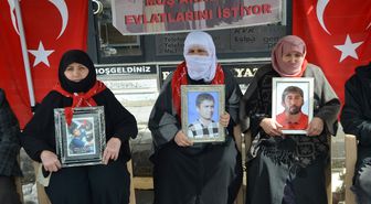 Muş'ta aileler DEM Parti önündeki eylemlerine devam ediyor