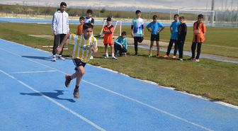 Muş'ta okul sporları kapsamında yarışmalar yapıldı