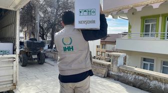 Nevşehir'de İHH gönüllülerinden ihtiyaç sahiplerine yardım