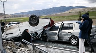 Nevşehir'de iki otomobilin çarpışması sonucu 3 kişi yaralandı