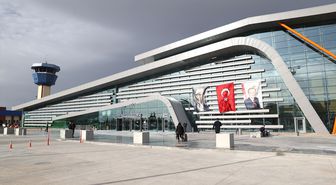 Nevşehir Kapadokya Havalimanı yeni terminal binası ilk yolcularını ağırladı