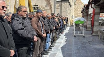 Niğde'de boşanma aşamasındaki kocası tarafından öldürülen kadının cenazesi defnedildi