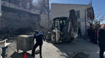 Niğde Kalesi'nin istinat duvarı çöktü
