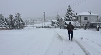 Niksar'da kar yağışı etkili oldu