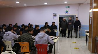 Of Kaymakamı Akça, lise öğrencileriyle iftar yaptı