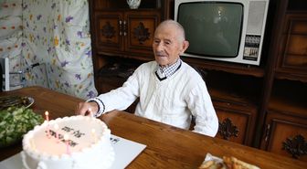 Ordu'da 102 yaşına giren Hüseyin dedeye doğum günü sürprizi
