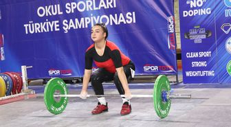 Ordu'da Genç Kızlar Türkiye Halter Birinciliği müsabakaları sürüyor