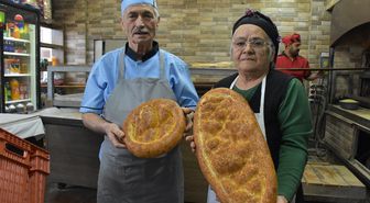 Ordulu Gümüş çiftinin hazırladığı ramazan pideleri yarım asırdır sofralarda