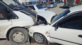 Osmaniye'de minibüsle çarpışan otomobilin sürücüsü yaralandı