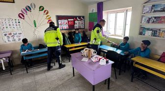 Özalp'te öğrencilere trafik eğitimi verildi