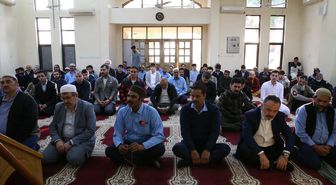 Pakistan'da bayram namazı kılındı