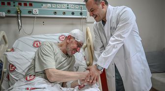 Parkinsonla 10 yıllık mücadelede 'beyin pili' umut oldu