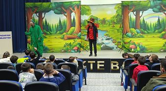 Pazaryeri'nde anaokulu öğrencileri için tiyatro oyunu sahnelendi