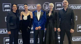 Ressam Devrim Erbil'i anlatan 'Devrim Erbil: Gökyüzü Öyle Maviydi Ki' filminin galası yapıldı