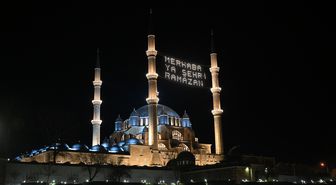 Restorasyonu tamamlanan Selimiye Camisi'nde teravih yoğunluğu