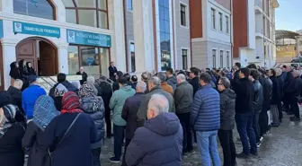 Rize'de 10. kattaki balkondan düşen akademisyenin cenazesi toprağa verildi