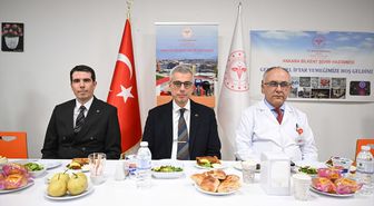 Sağlık Bakanı Kemal Memişoğlu, sağlık çalışanlarıyla iftarda bir araya geldi Açıklaması