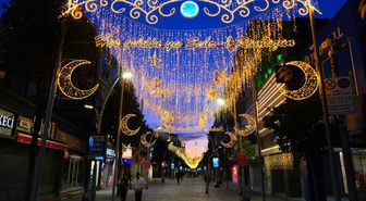 Sakarya'da Çark Caddesi ramazana özel ışıklandırıldı