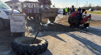 Sakarya'da traktörle otomobilin karıştığı kazada 1 kişi yaralandı