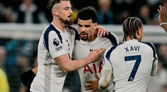 Şampiyonlar Ligi'nde tarih yazan Tottenham, kendi liginde küme düşmemeye çalışıyor
