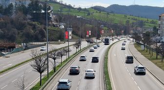 Samsun-Ankara kara yolunun Havza kesiminde trafik yoğunluğu yaşanıyor