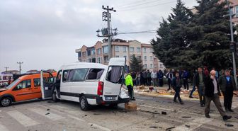 Samsun'da altı aracın karıştığı kazada 19 kişi yaralandı