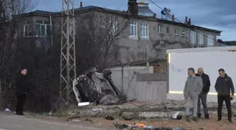 Samsun'da devrilen otomobildeki iki kişi yaralandı