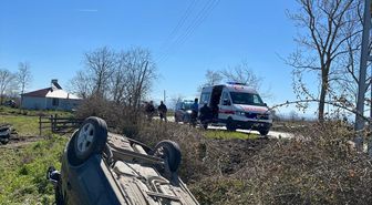 Samsun'da direğe çarpıp devrilen otomobilin sürücüsü yaralandı