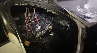 Samsun'da kapalı otoparkta bulunan otomobil yandı