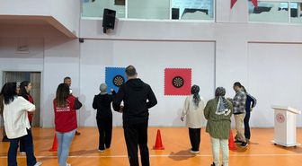 Samsun'da otizmli bireylerin annelerine yönelik dart turnuvası düzenlendi