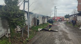 Samsun'da Şantiye Deposunda Yangın