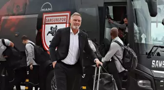 Samsunspor'u Konferans Ligi maçı için gittiği Üsküp'te taraftarlar karşıladı