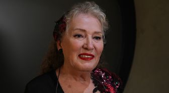 Sanatçı Suzan Kardeş, 'Bahara Davet' konserinde dinleyiciyle buluştu