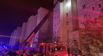 Şanlıurfa'da elektrik panosundan çıkan yangında dumandan etkilenen 3 kişi hastaneye kaldırıldı