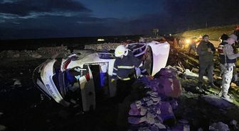 Şanlıurfa'da iki otomobilin çarpıştığı kazada 5 kişi yaralandı