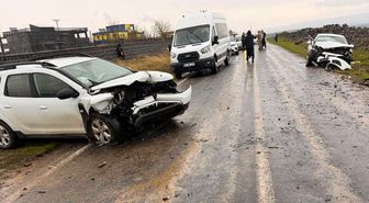 Şanlıurfa'da iki otomobilin çarpıştığı kazada 8 kişi yaralandı