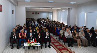 Şanlıurfa'da Yeşilay Haftası etkinlikleri kapsamında öğrencilere bisiklet verildi