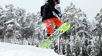 Sarıkamış Kayak Merkezi snowboard tutkunlarını ağırladı