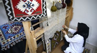 Sarız kilimini yaşatmak için 38 yıldır tezgah başında