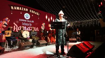 Selimiye Meydanı'nda 'Karagöz Musikisi Hayal Şarkıları' seslendirildi