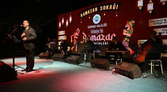 Selimiye Meydanı'nda kurulan 'Ramazan Sokağı'nda Kadir Gecesi özel programı düzenlendi