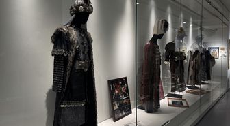 'Ses ve Renkle Sanatta 50 Yıl' sergisi AKM'de sanatseverlerle buluştu
