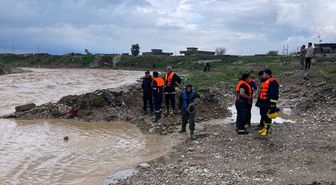 Şiddetli ve aralıksız yağışın sürdüğü Irak'ın Kerkük kentinde bir kişi sele kapıldı