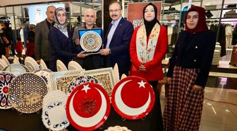 Siirt'te kadınların yaptığı el işi ürünler sergilendi