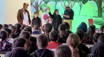 Sinop'ta sıfır atık ve geri dönüşümün önemi tiyatro oyunuyla anlatıldı