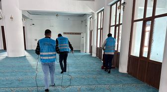 Şırnak'ta yükümlüler camileri temizleyerek ramazana hazırladı