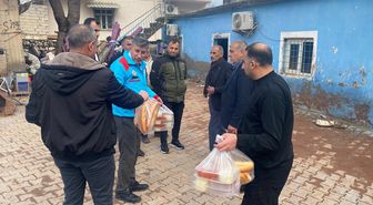 Şırnak Valiliği sağanaktan etkilenen Kasrik beldesi sakinlerine sıcak yemek desteği sağlıyor