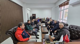 Şırnak Valisi Ekici, sağanaktan etkilenen Kasrik beldesini ziyaret etti